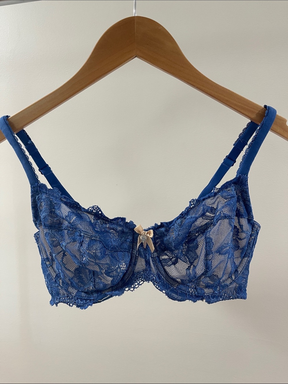 Victoria's Secret Royal Blue Lace Underwire Bra with Bow